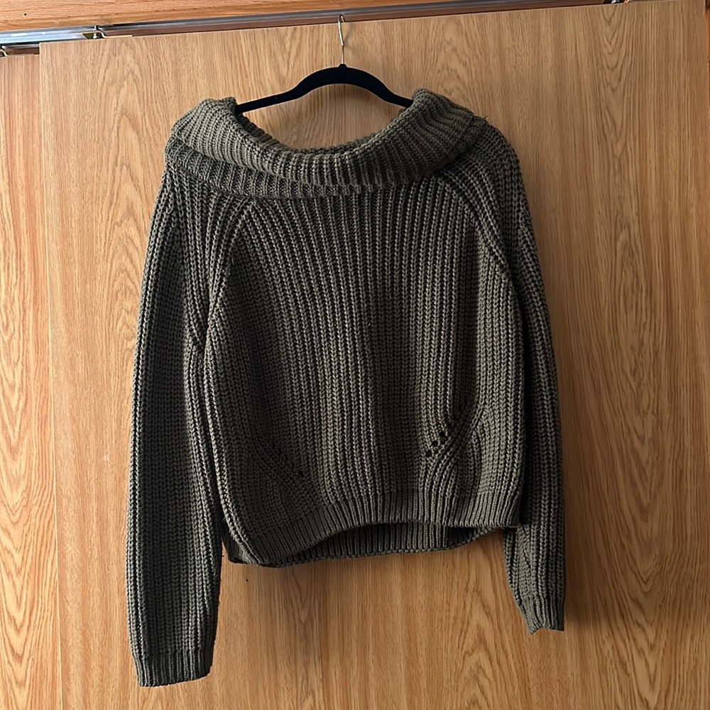 Cropped olive green sweater